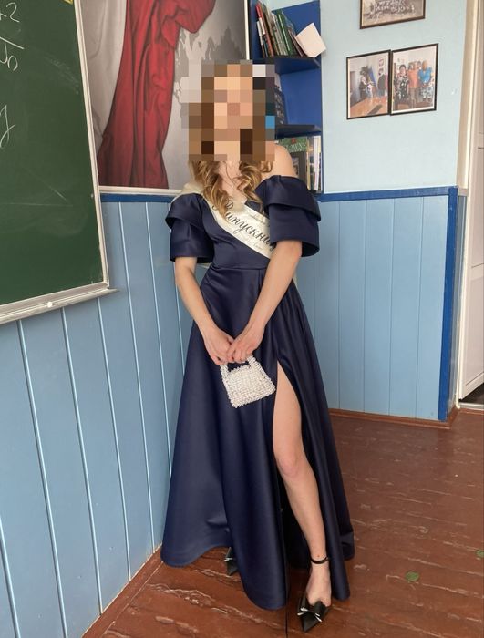 Продам випускну сукню в гарному стані