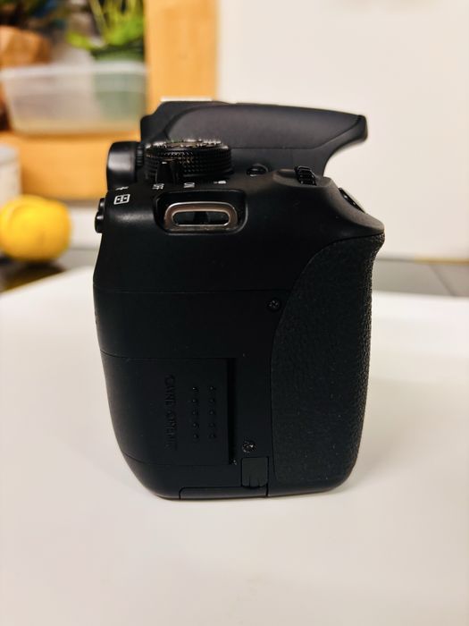 CANON EOS 700D (corpo)