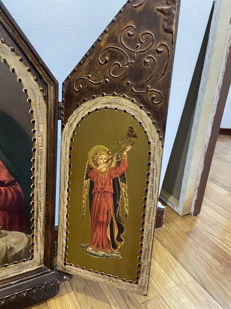 Capela portuguesa com imagens de nossa senhora e menino jesus