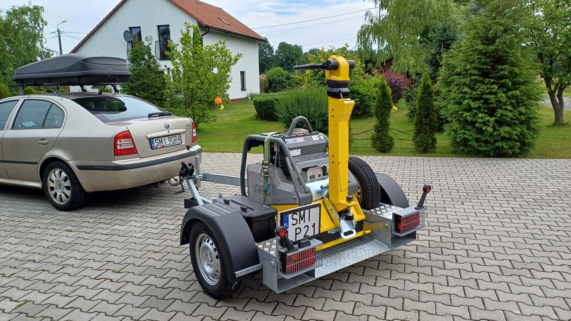 Wynajem zagęszczarka przyczepa