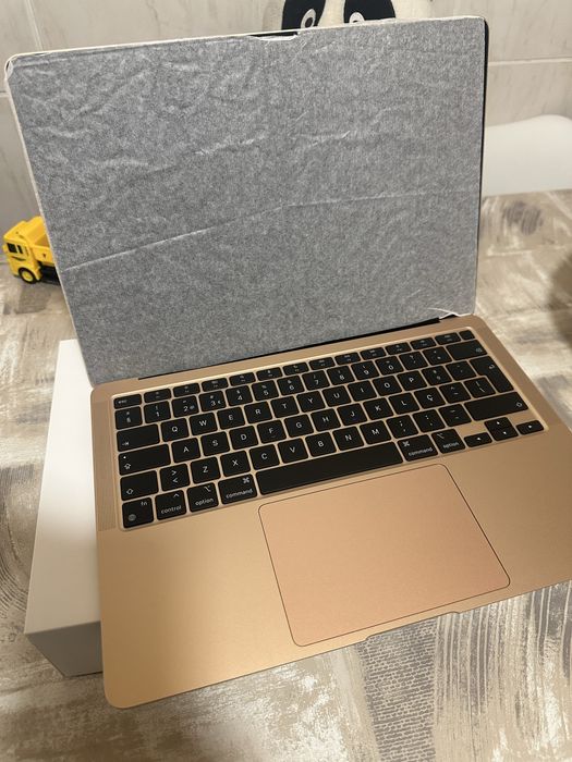 Macboook air 13 com seguro novo na caixa