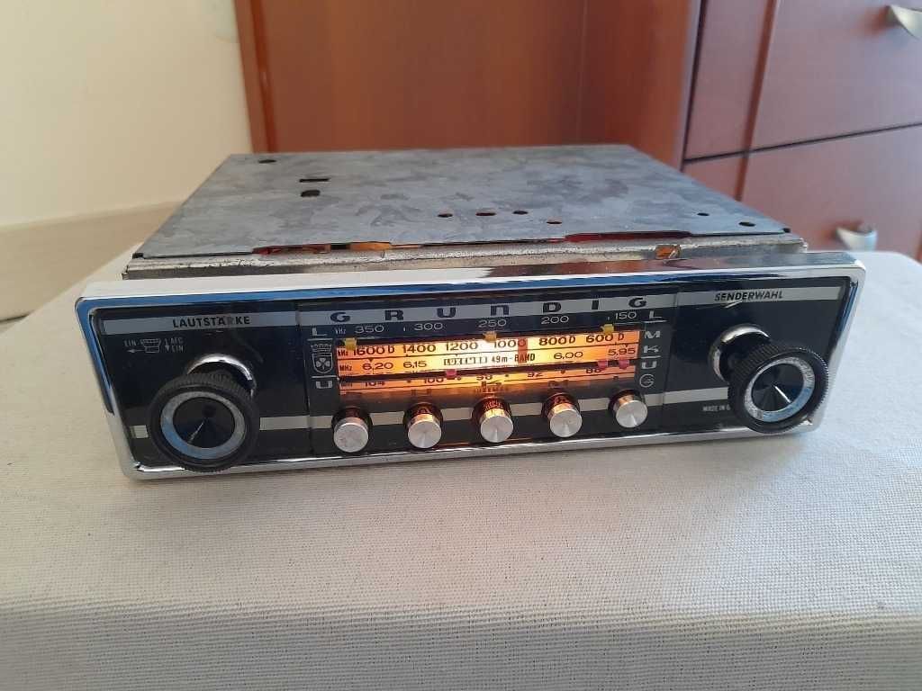 Zabytkowe radio Grundig Luxemburg Mercedes w115 w114 r107