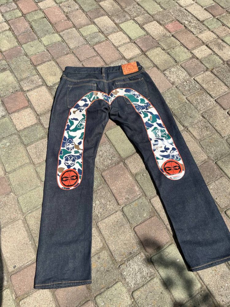 Оригінальні джинси evisu