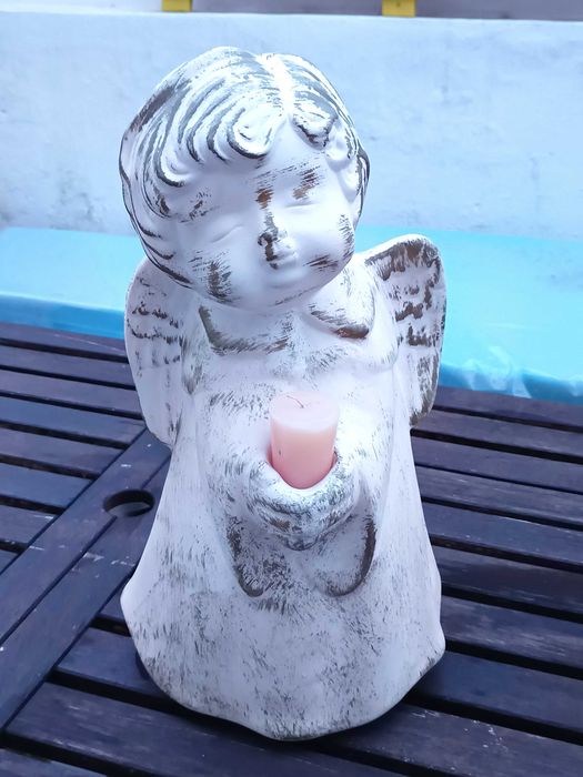 Anjo grande de loiça