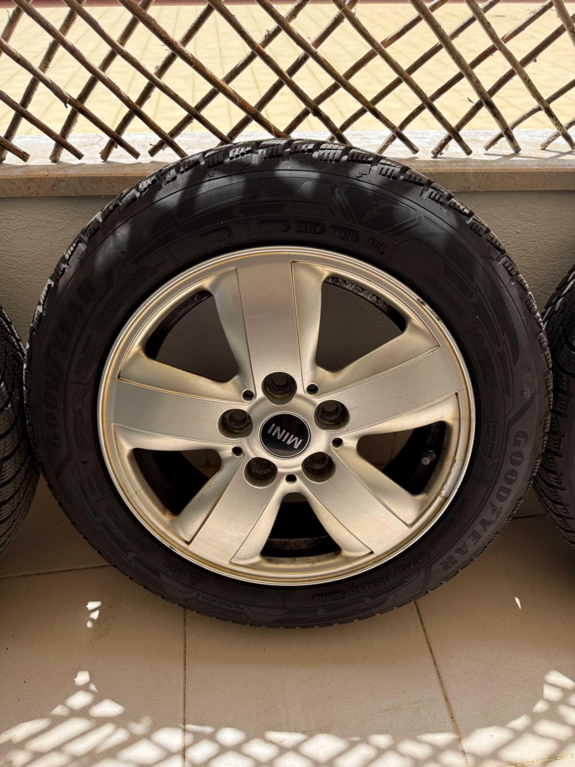 Jantes Mini Cooper com pneus de inverno