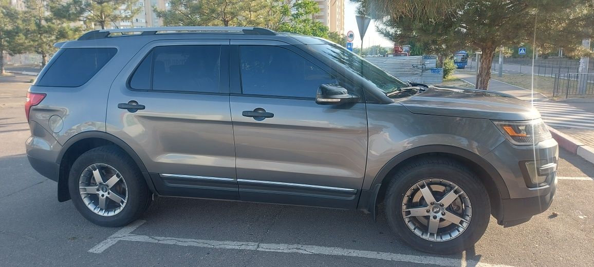 Ford Explorer XLT 3.5 V6 • 4WD • 2014 р. • 290 к.с. системи FlexFuel