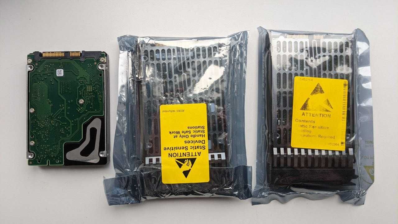 Жорсткі диски серверні 32.6/146/300  3.5/2.5 SAS HDD