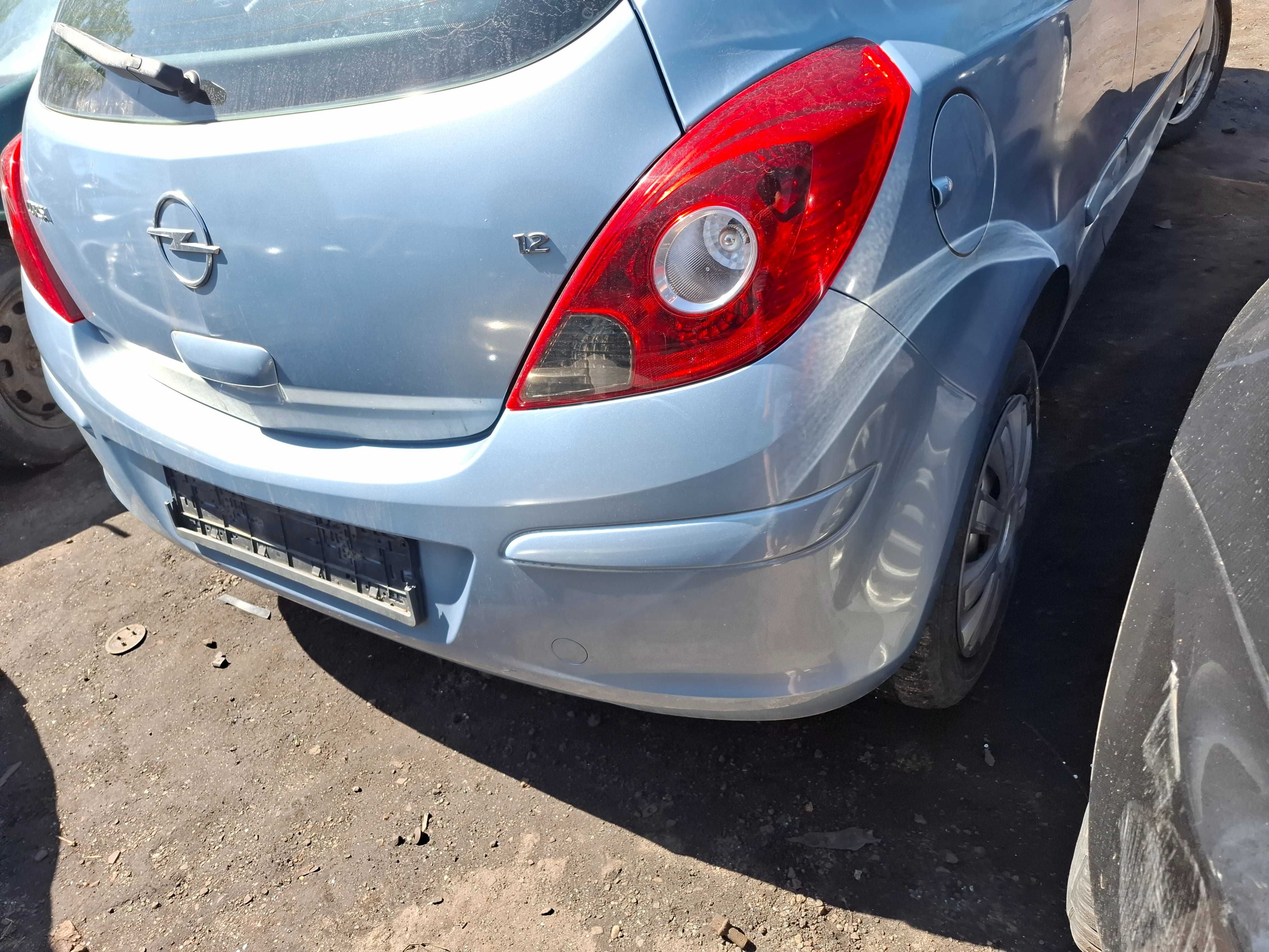 Zderzak tył tylni Opel Corsa D 3 drzwi Z21C