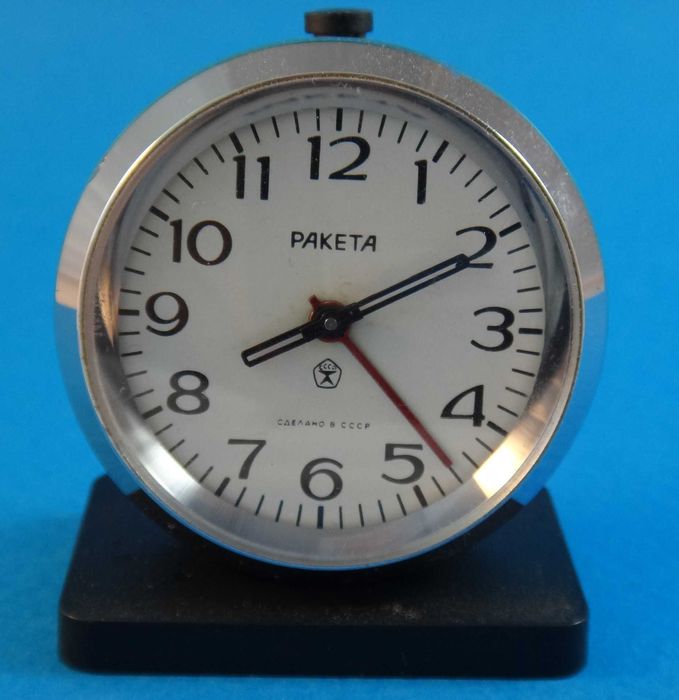 Часы настольные  Ракета механизмом и будильником, стол, 1970-е гг.