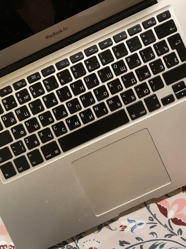 MacBook Air 13.3 256 гб памяти