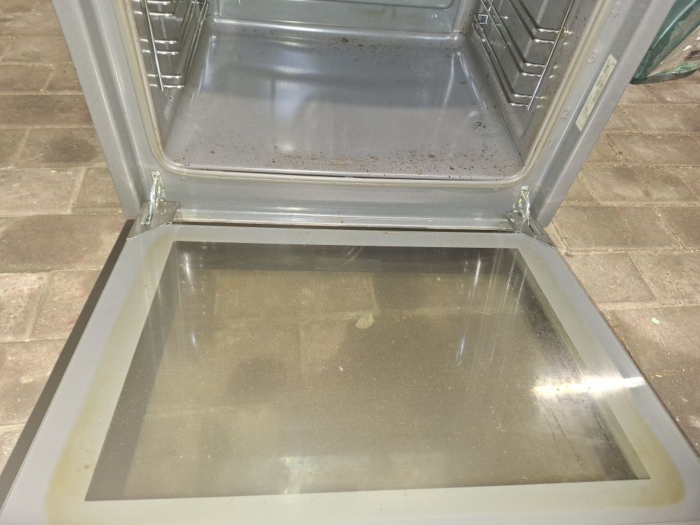 Piekarnik z termobiegim