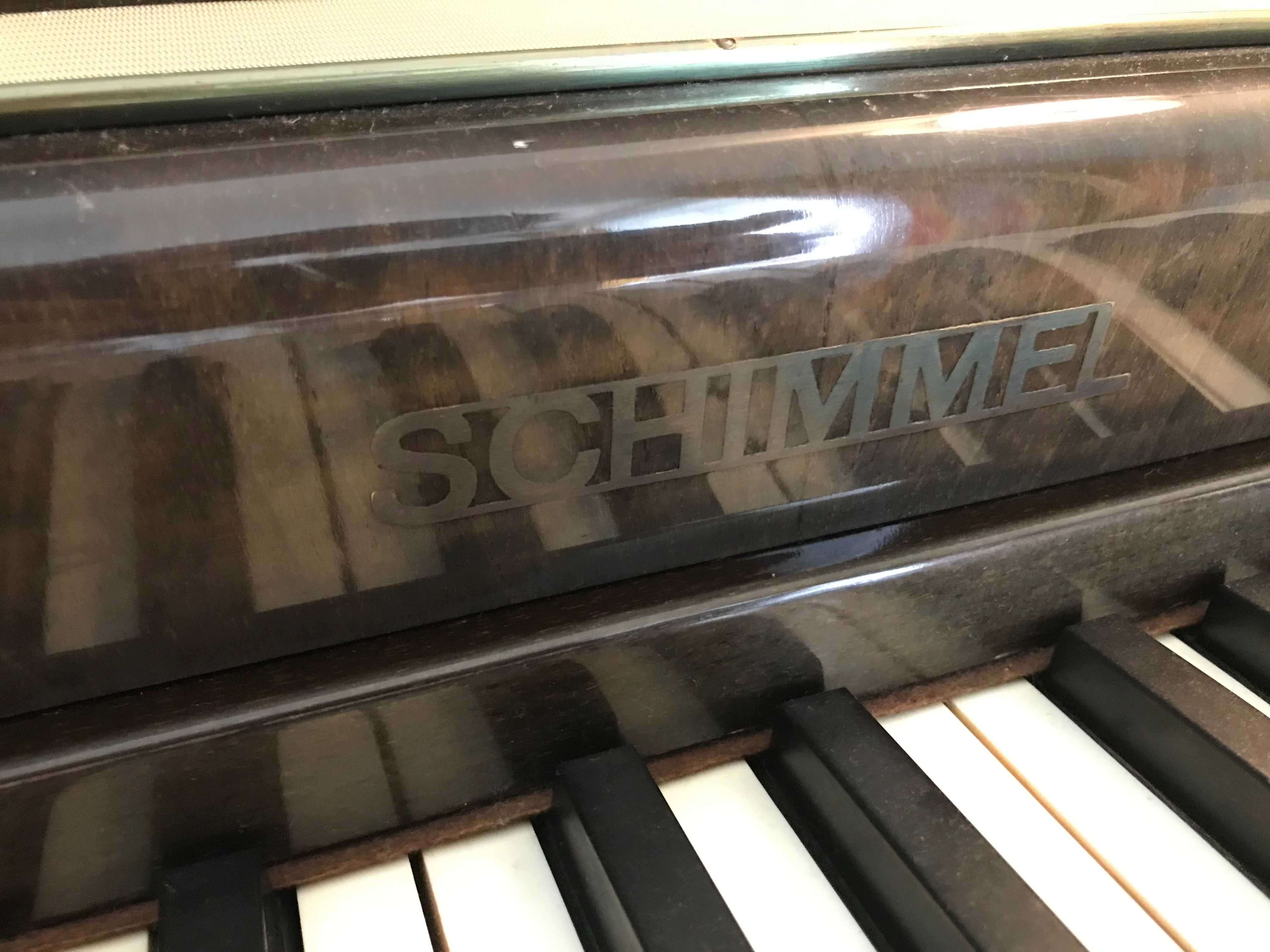 Piękne gabinetowe pianino SCHIMMEL !