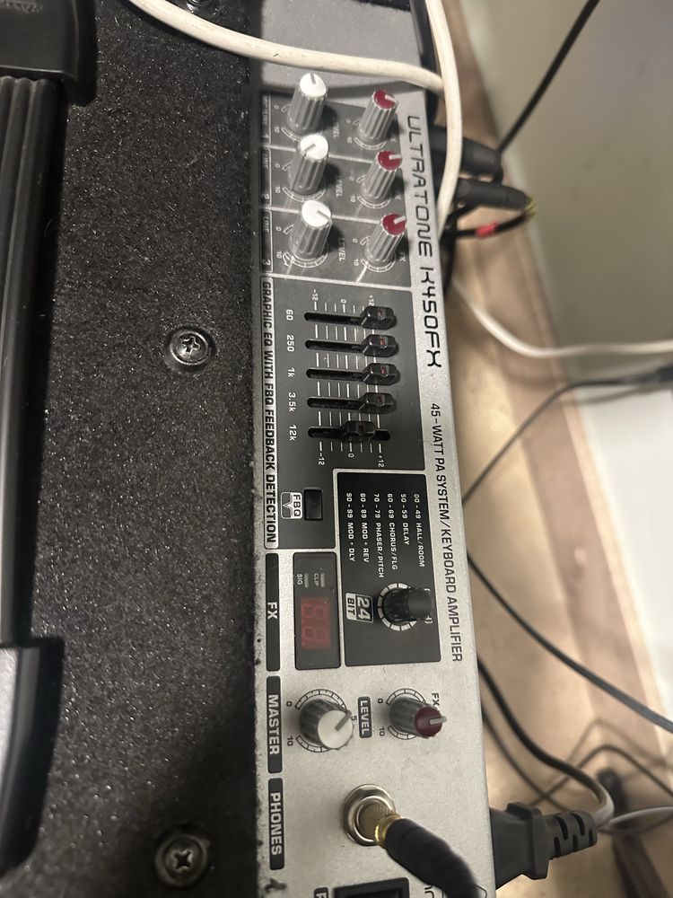 wzmacniacz gitarowy kombo behringer k450fx