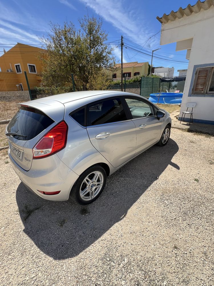 Ford fiesta titanium