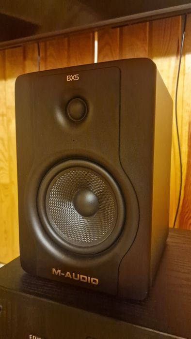 Студійні активні монітори m-audio bx5 d2