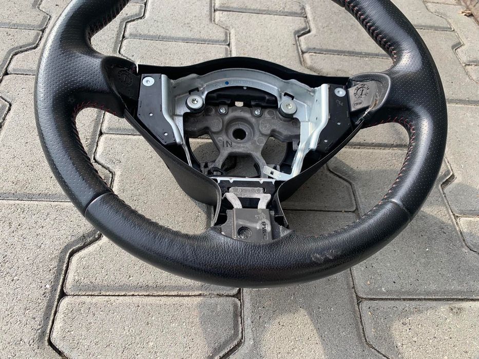 Руль Ниссан жук разборка Nissan juke в отличном состоянии кермо