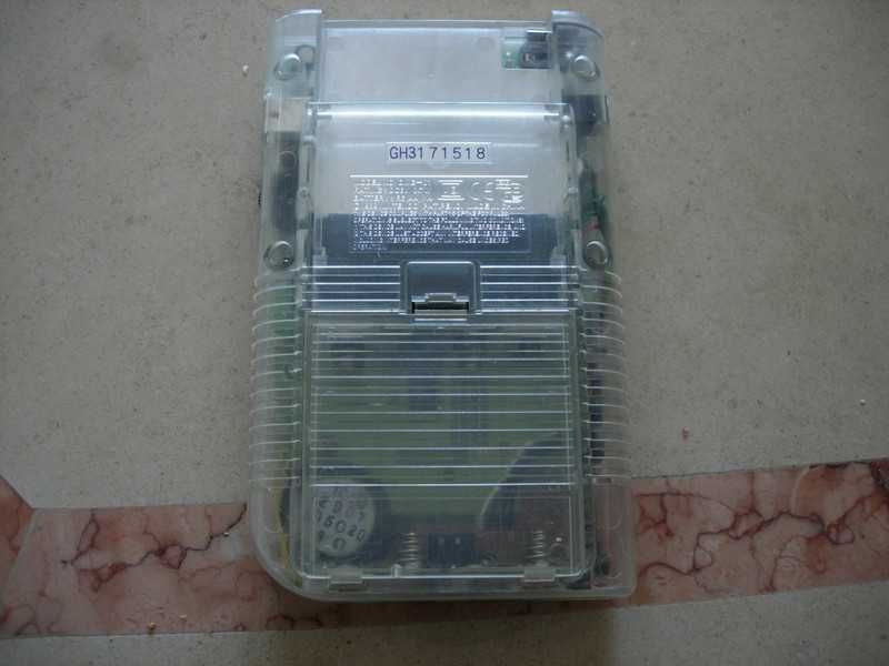 Game boy clássico transparente