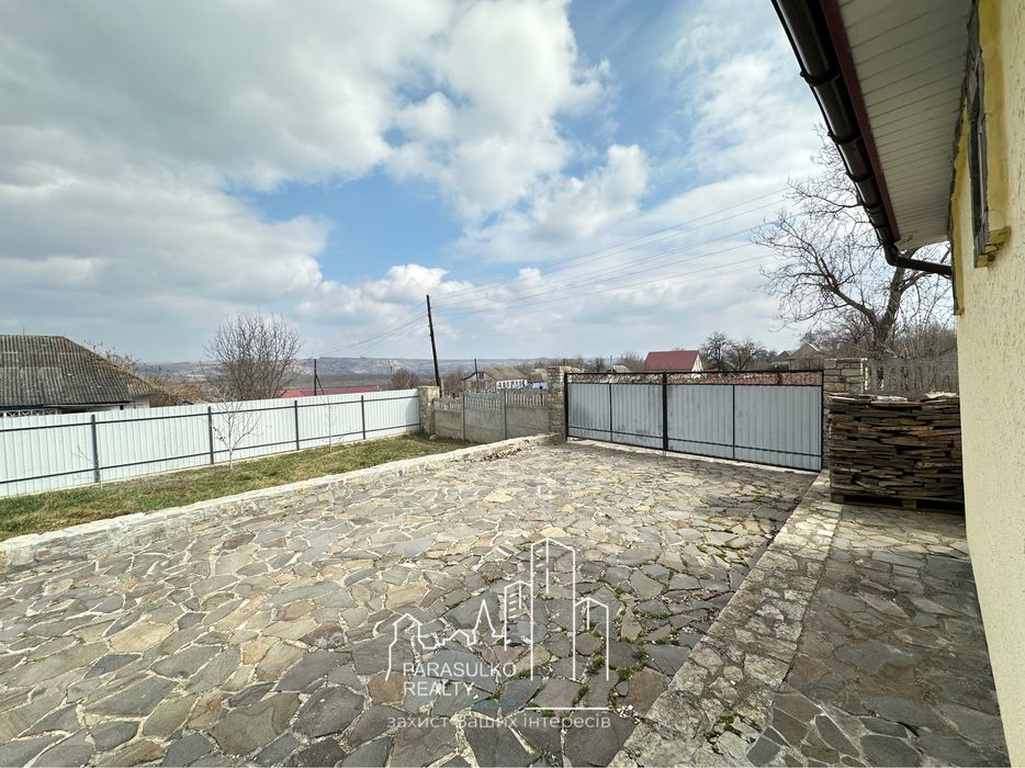 Продам дачні будинки біля річки