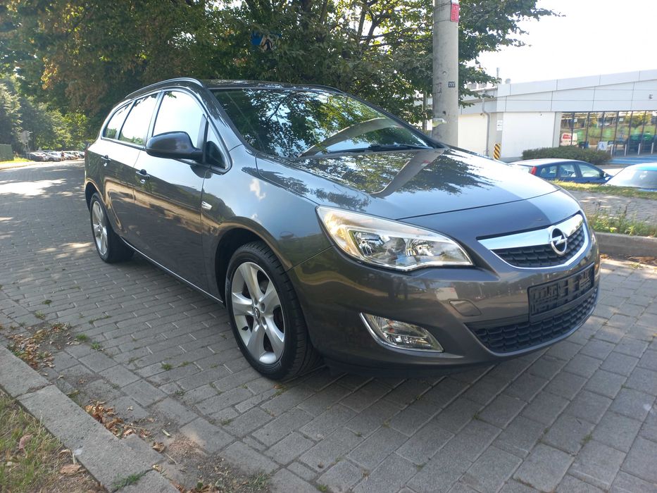 Opel Astra J, IV 1.4 B. Nawigacja, Parktronic, Klimatyzacja