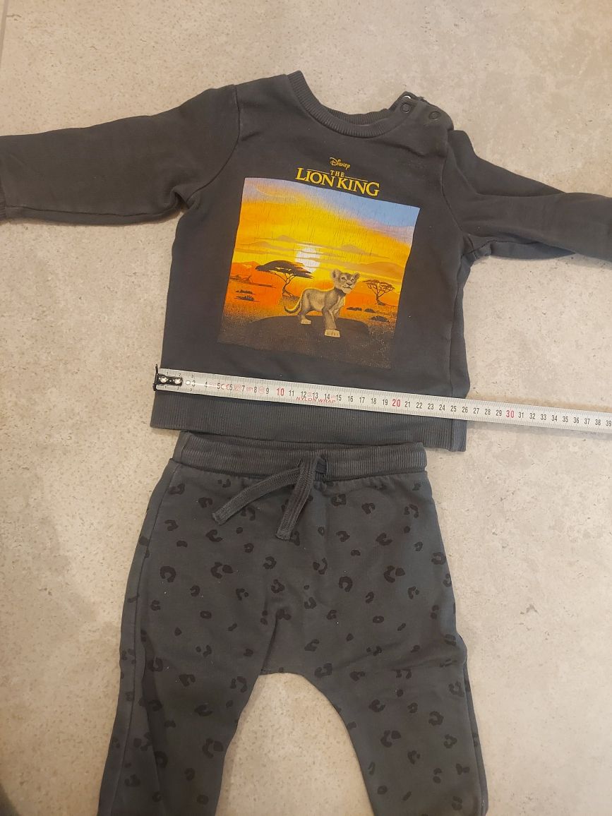 Dres dzieciecy król lew 6-9 m-cy
