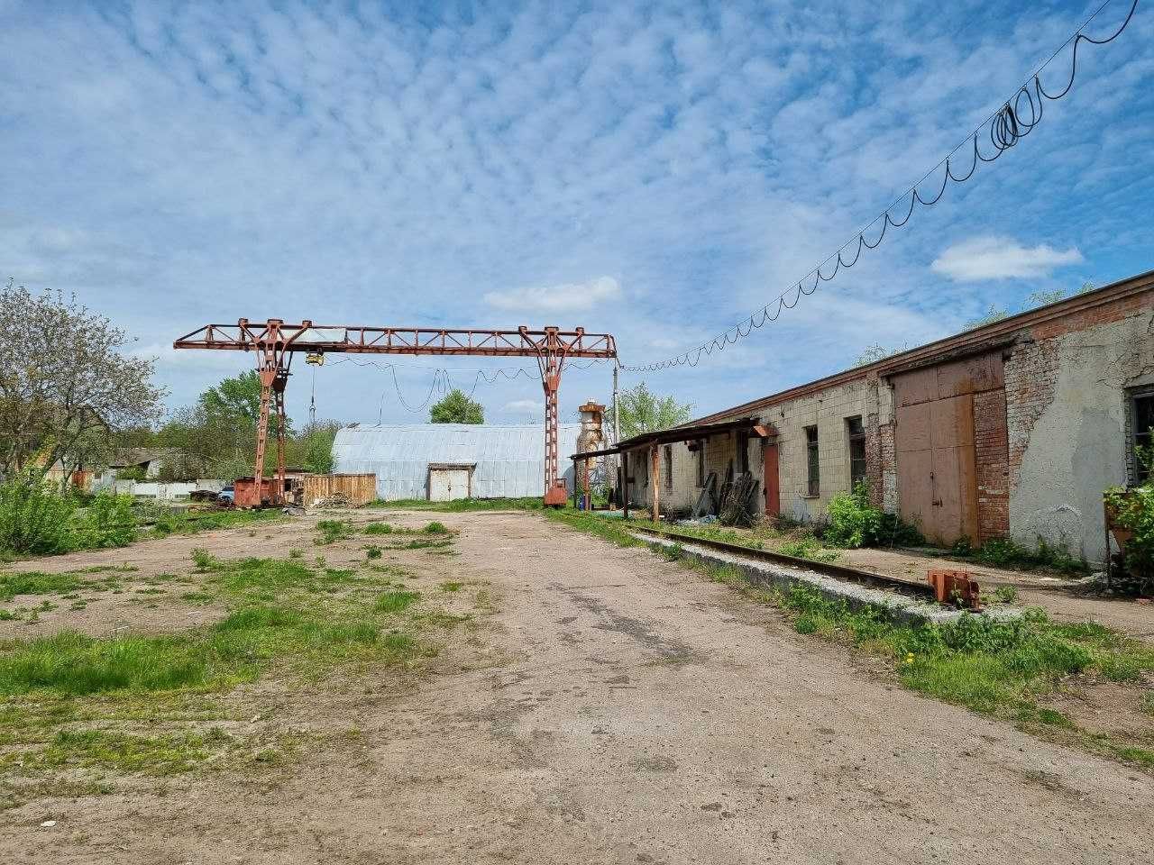 Продам виробниче приміщення гараж територія з козловим краном