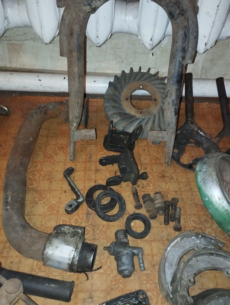 Продам запчасти на муравей.