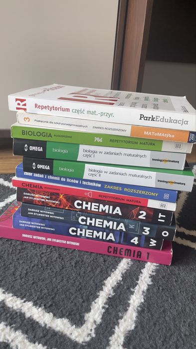 Zestaw książek repetyturium chemia biologia do matury