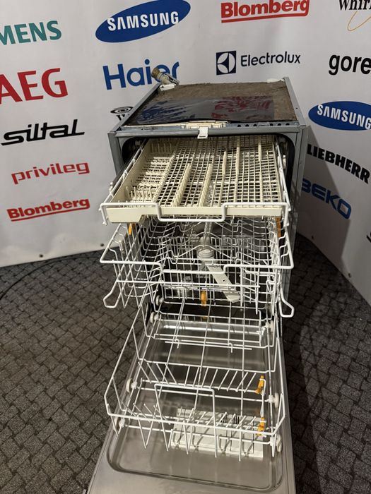 Посудомийна машина/ посудомийка топ вузька Miele G 4880 SCVi 45см бу