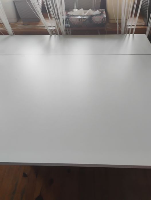 Witam mam do sprzedania składane białe biurko.