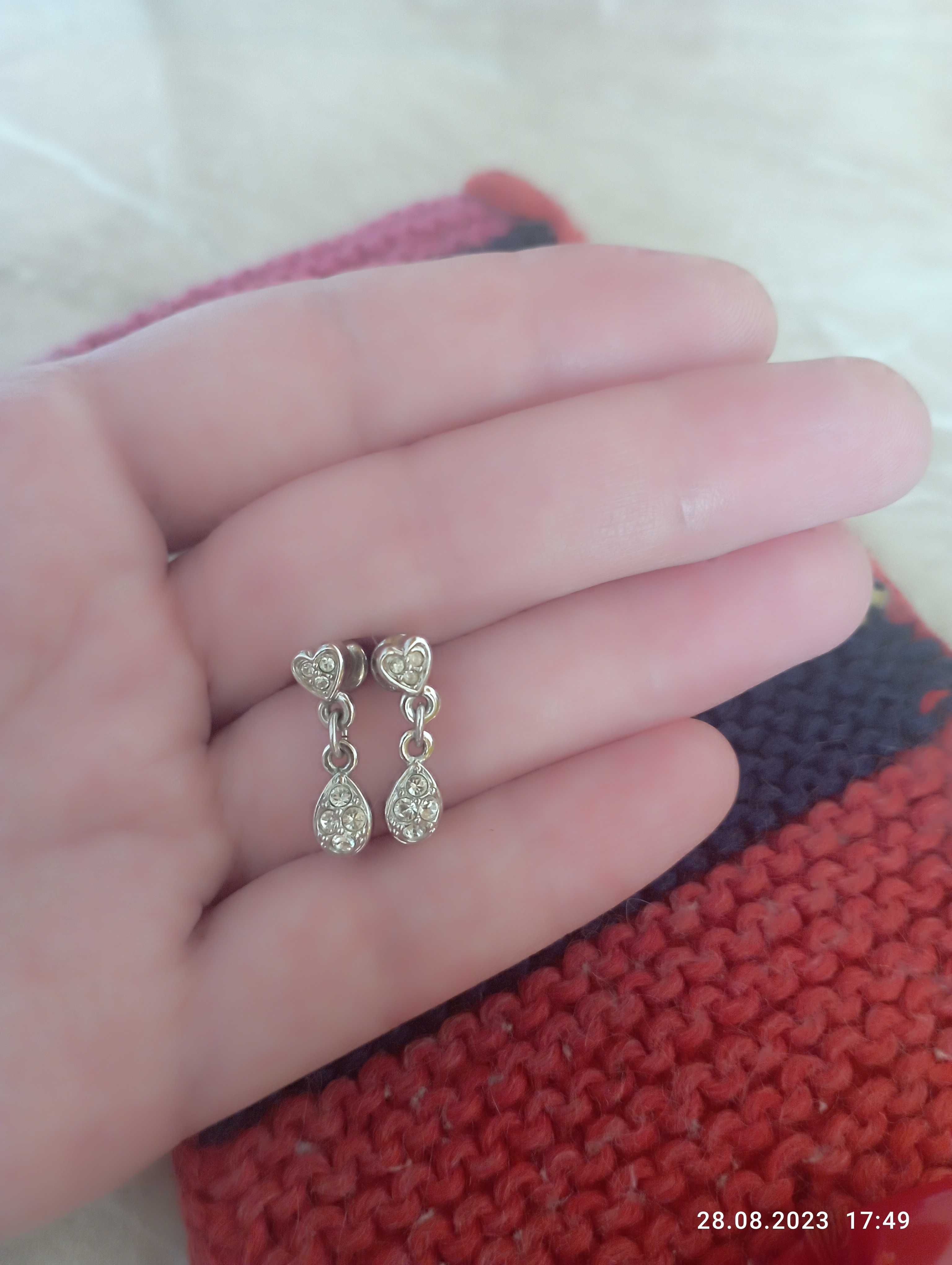 Сережки с кристаллами Swarovski б/у.