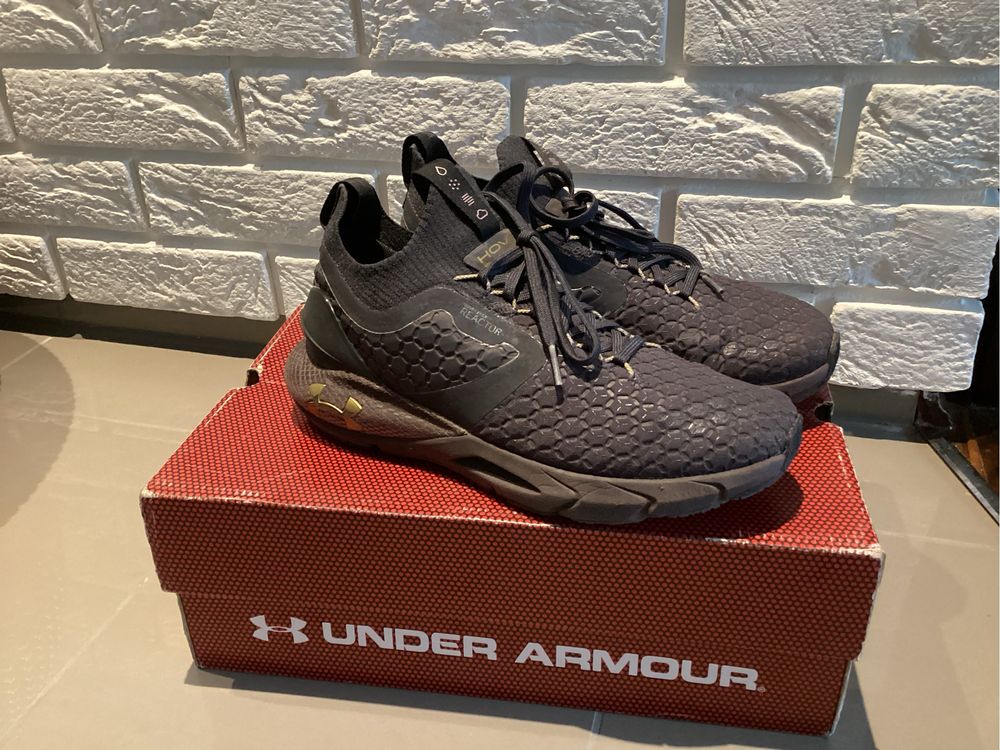 UA Under Armour Hovr Phantom  40,5