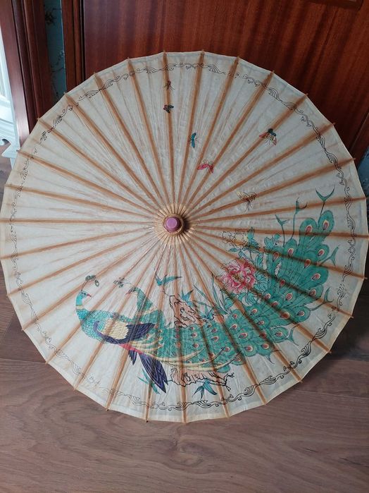 Sombrinha oriental em papel