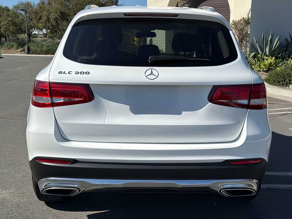 Mercedes-Benz GLC 300      2017