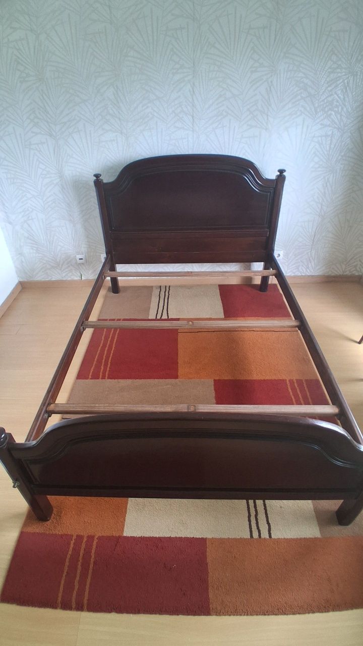 Cama de casal com colchão