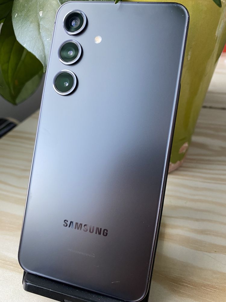 Samsung S24 8/128gb