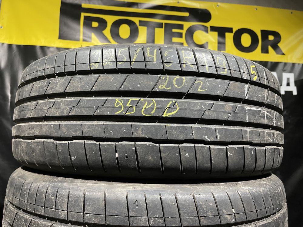 225/45R19 Hankook-4шт Лето 20год