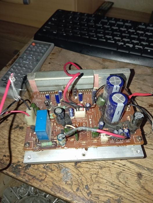 Wzmacniacz z subwoofera 100wat Rms