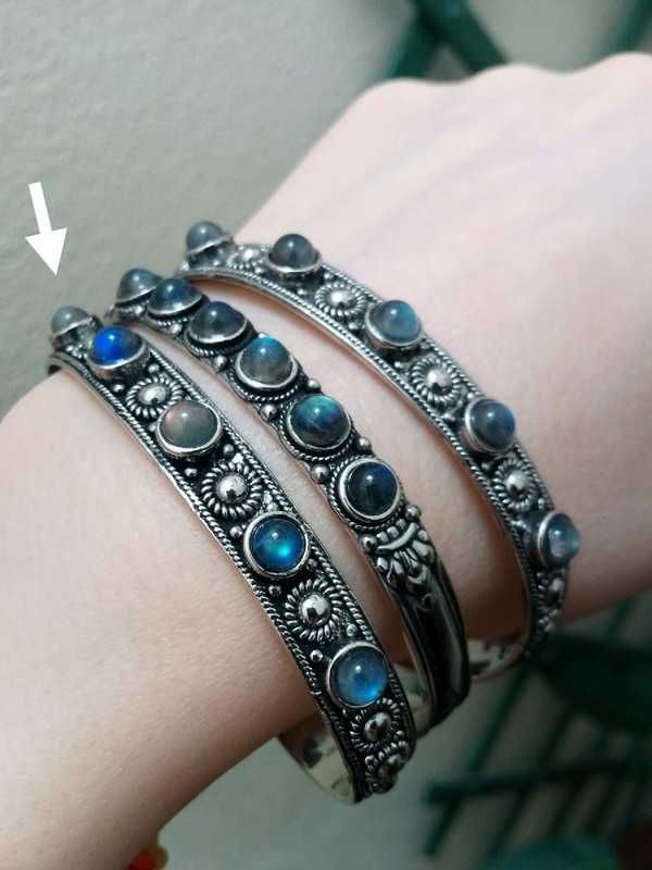 Pulseira escrava com labradorita / labradorites multicoloridas