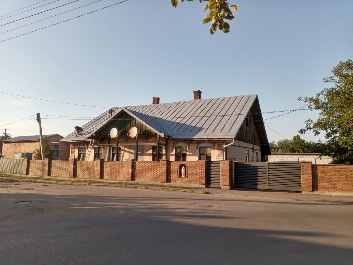 Фарбування дахів