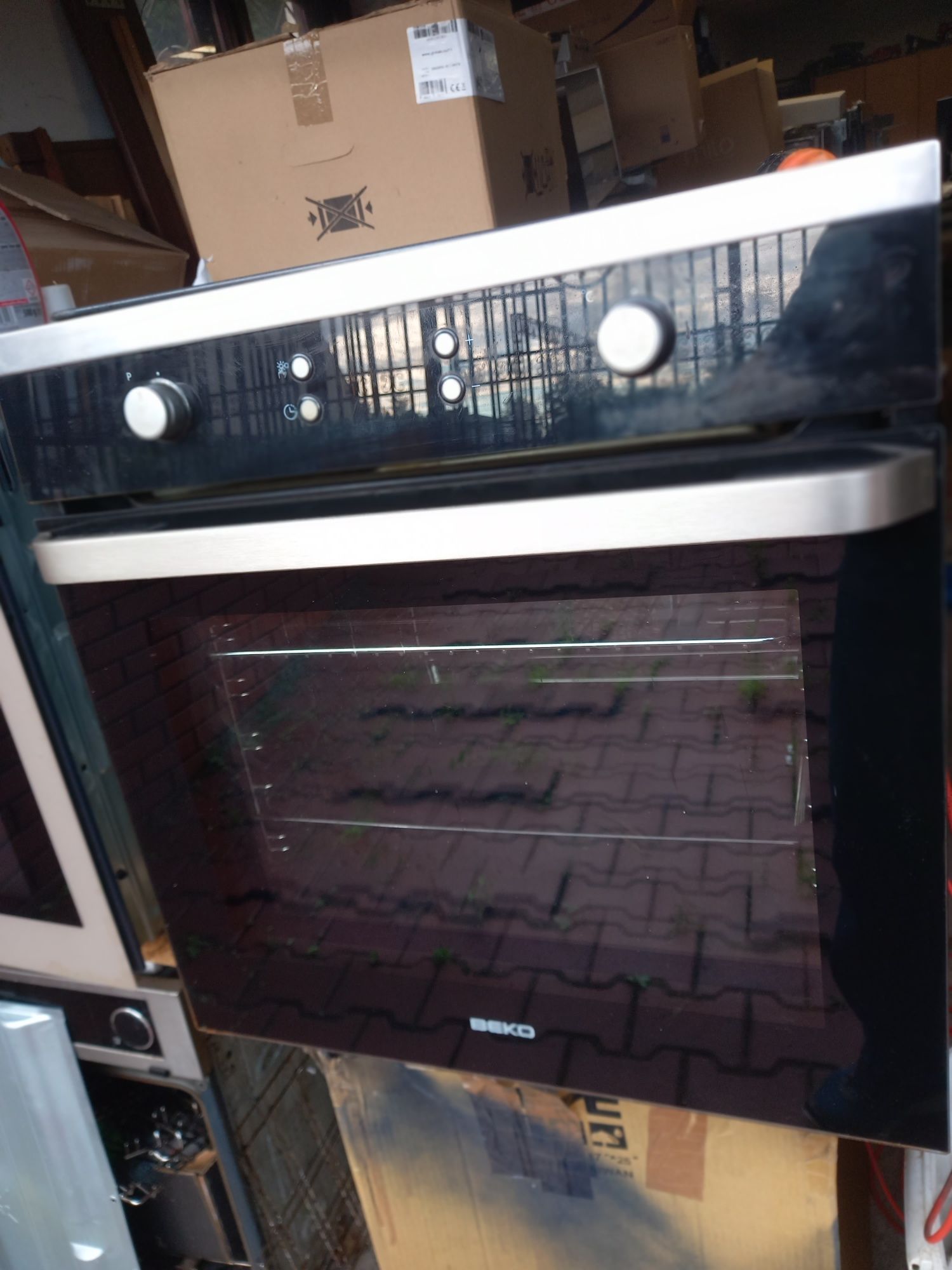 Zadbany piekarnik BEKO z termobiegiem