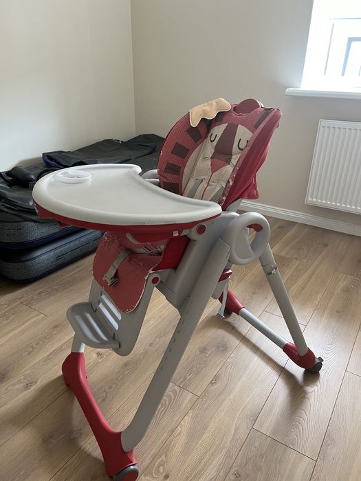 Дитяче крісло для годування