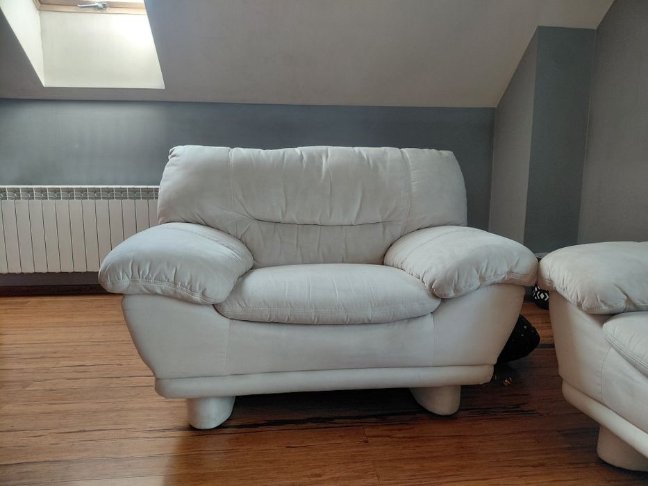 Duże fotele +stolik