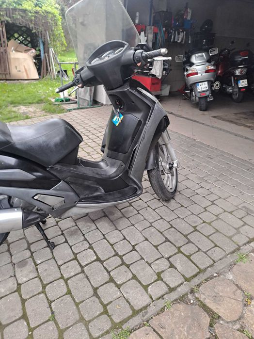 Peugeot Geopolis  125 ,, w całości na częsci , silnik, rama, siedzenie