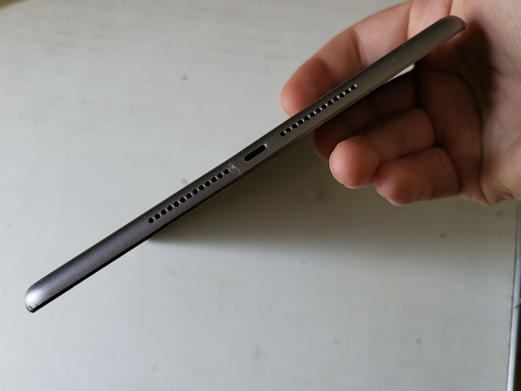 Ipad 9.7" 2018 128 гб wifi neverlock 6 покоління