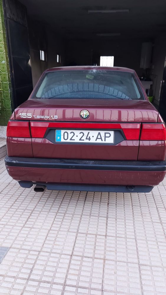 Alfa Romeu 1.8 Twin Spark com apenas 80000 km reais