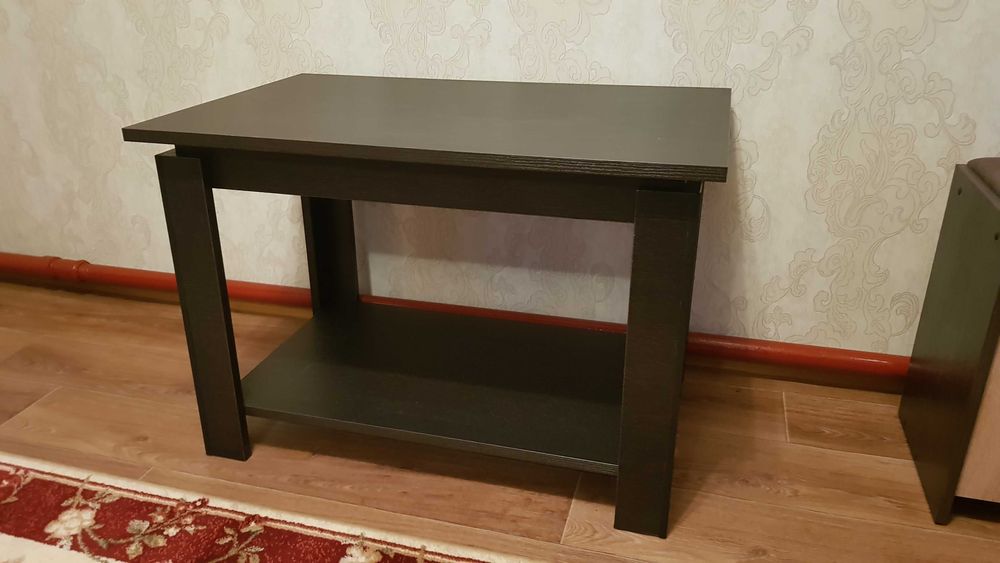 Журнальний столик