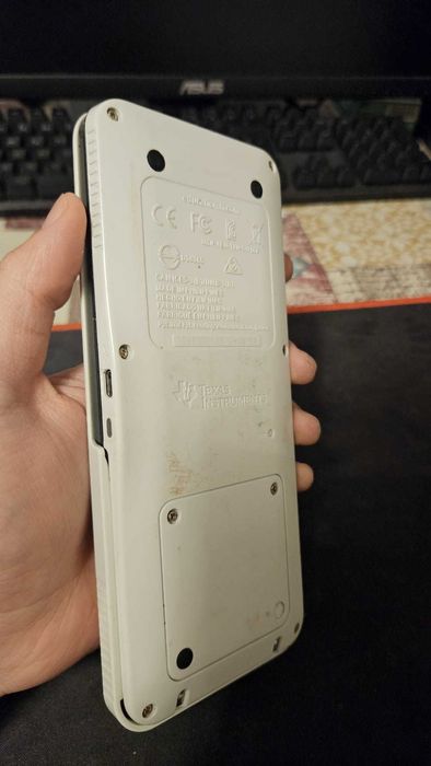 Calculadora Gráfica Texas Instruments TI-84 Plus CE-T