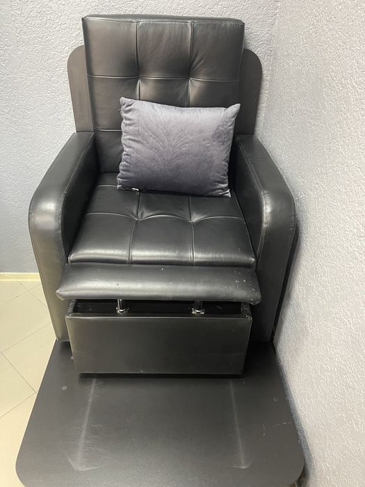 Педикюрне крісло з піддоном