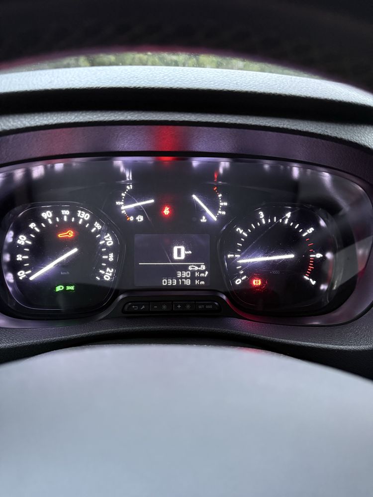 Opel Vivaro 2.0 com 147cv de ano 2022