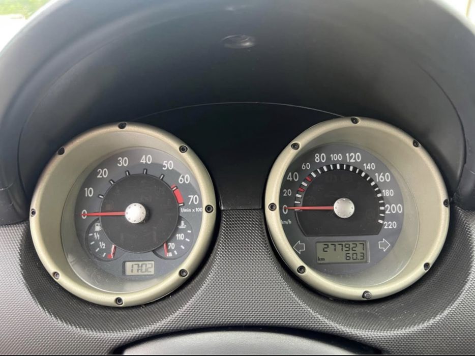 Volkswagen Polo 1.0 — 2001 | Em excelente estado geral